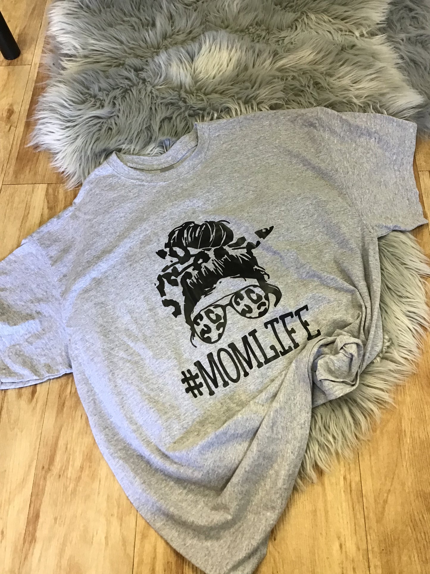 #Momlife Tee XL